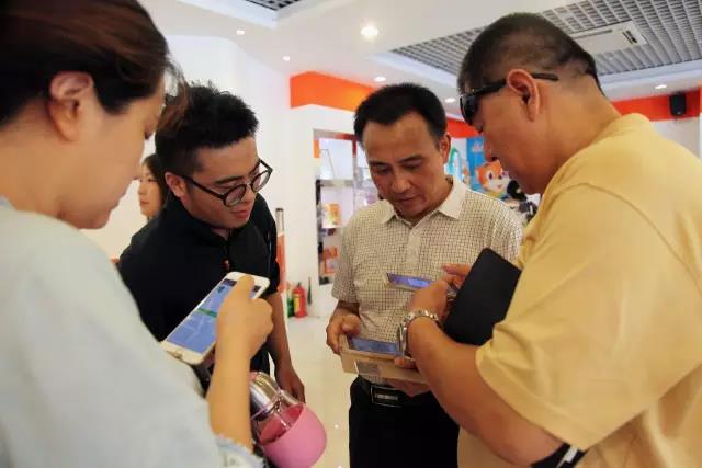 虹猫蓝兔董事长王忠良与动漫企业管理人才互留微信深度沟通